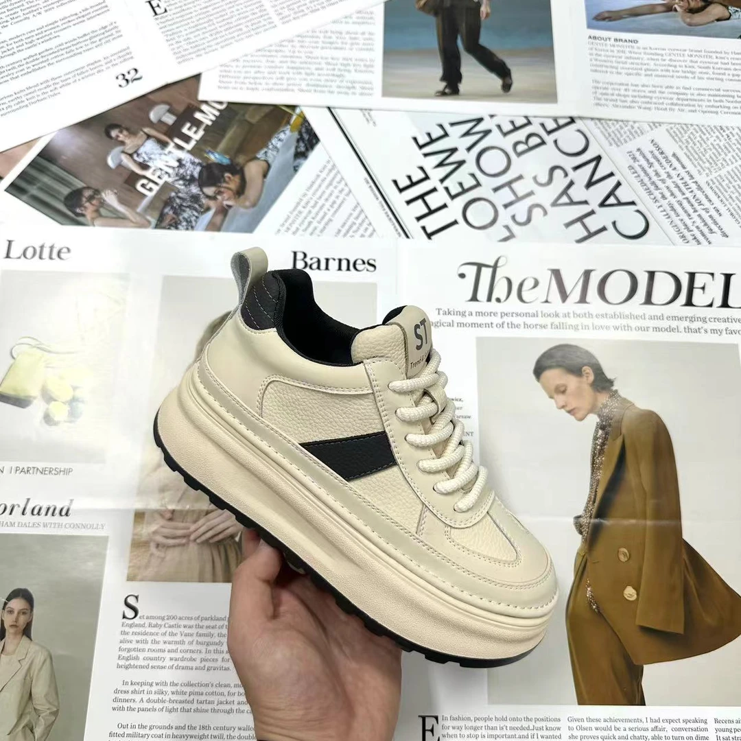 2410133 【ST】 新款时尚真皮秋季女休闲鞋