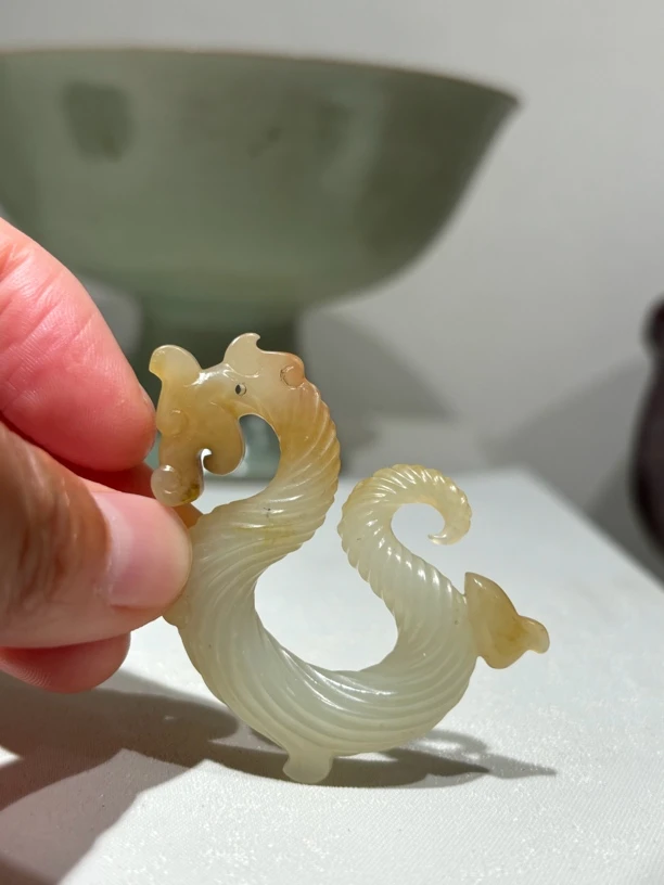 和田玉，绞丝龙纹玉佩