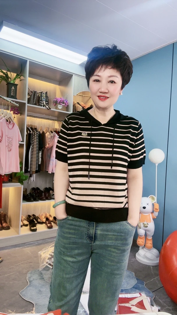 【福利】0089女士渐变连帽短袖天丝小衫