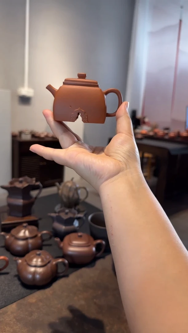 【闪购商品】紫砂茶壶小悟空 黄龙山朱泥