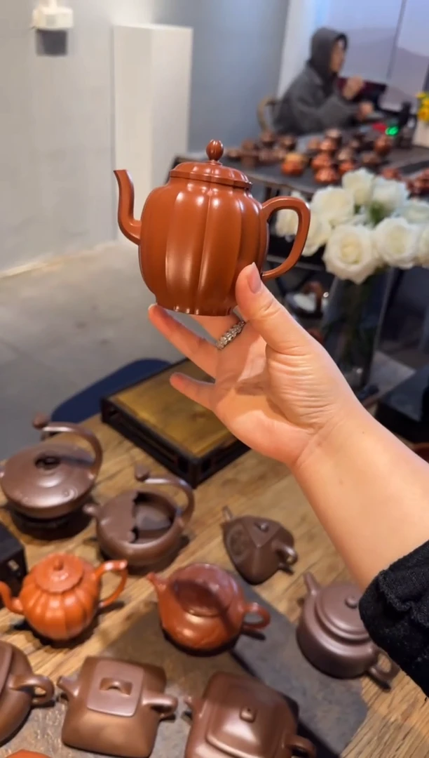 【闪购商品】紫砂茶壶筋纹宫灯 朱泥 200c