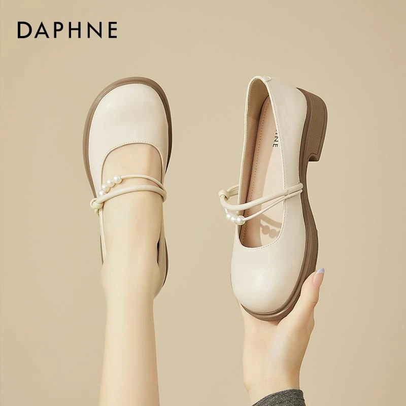 达芙妮浅口平底法式玛丽珍女鞋子2025新款秋季简约配裙子软底单鞋