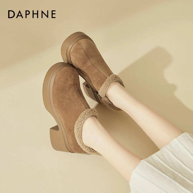 达芙妮高跟短靴女秋冬季2025新款绒面棉鞋加绒加厚保暖雪地靴女鞋