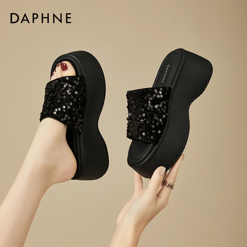 达芙妮厚底坡跟拖鞋女2025新款秋季外穿时尚增高凉鞋女款松糕凉拖