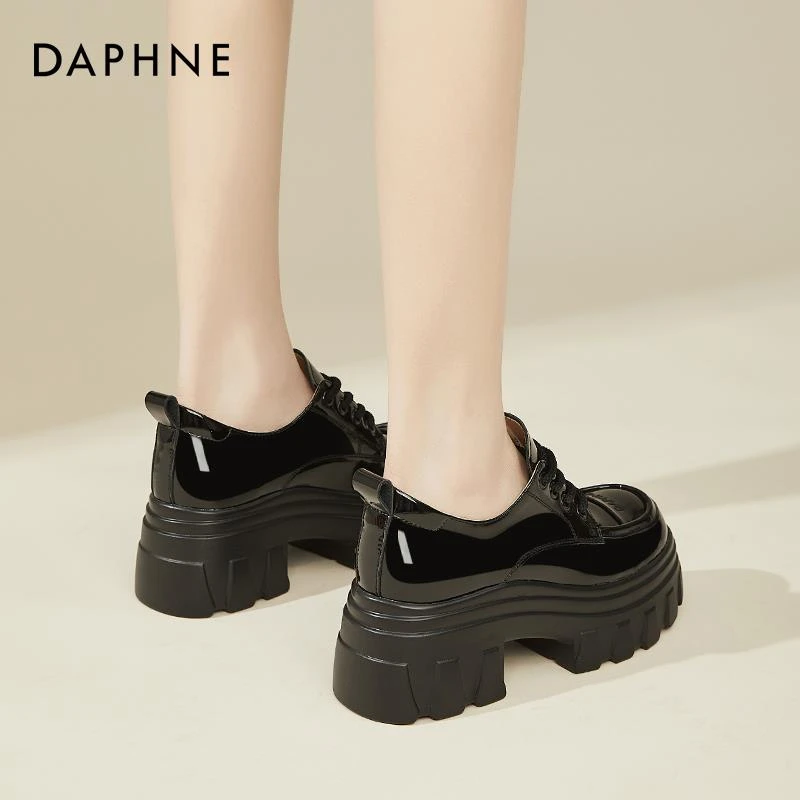 Daphne达芙妮 晚晚繁星~厚底小皮鞋女2024新款英伦风黑色复古单鞋