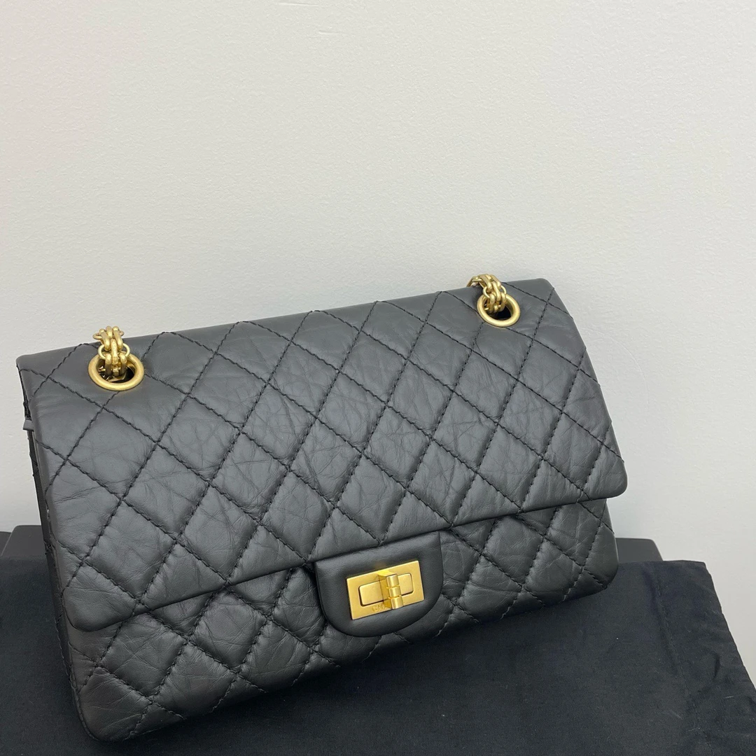 95新 Chanel/香奈儿 2.55 黑金小号 配件：尘袋