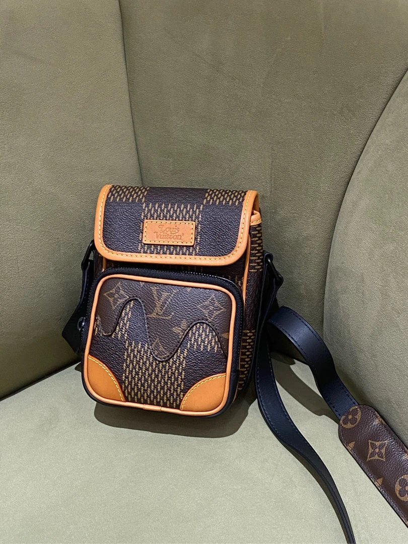 99新 LouisVuitton/路易威登 nigo联名款相机包 老花 配件：无