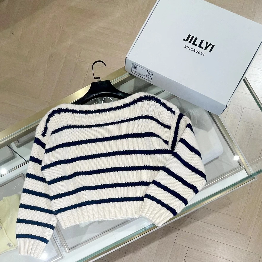 JILLYI南山店【法式情人】深蓝色拼奶油色针织刺绣套头毛衣条纹圆领