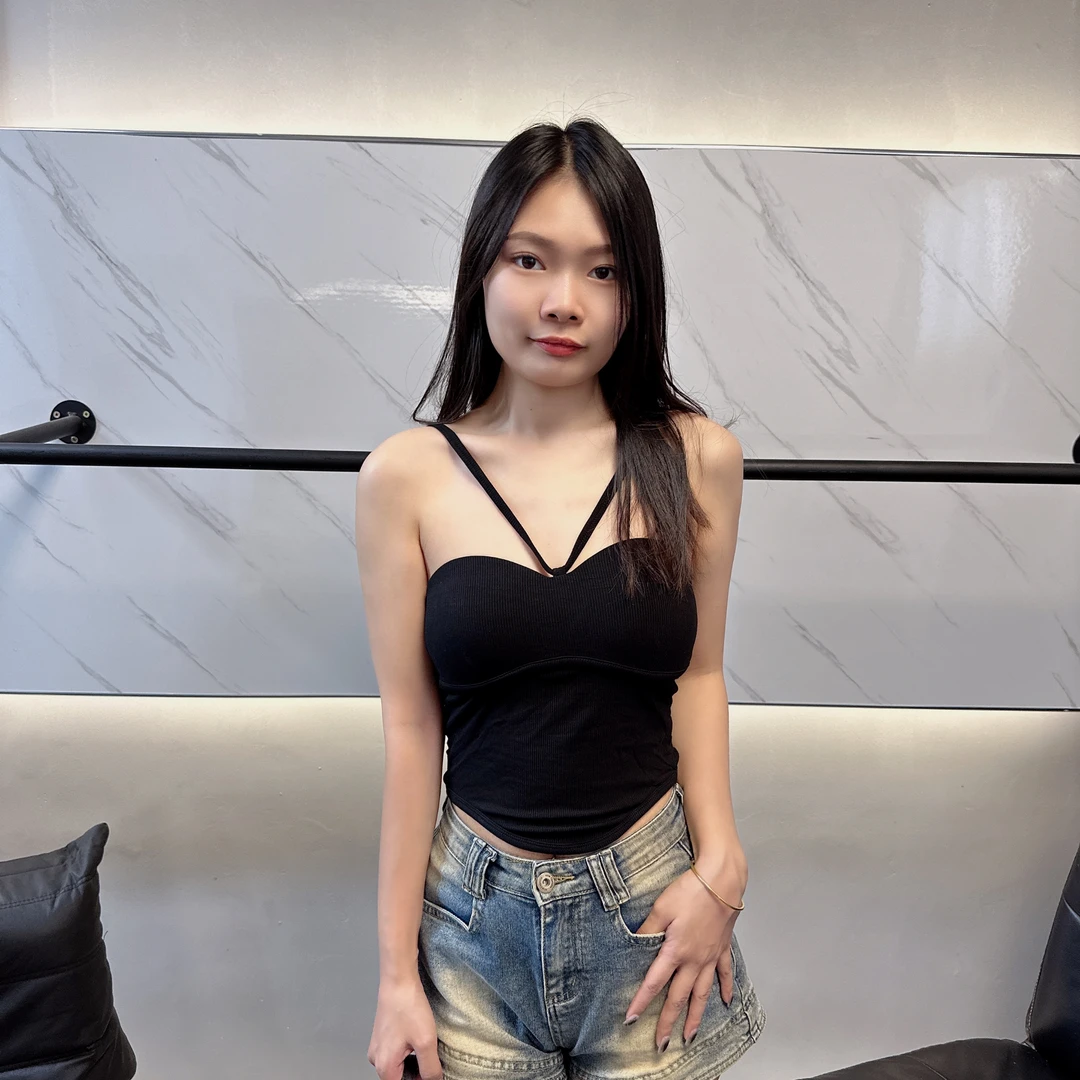 别致辣细肩带脖修身短款美背上衣设计感小众性感v领露肩吊带背心