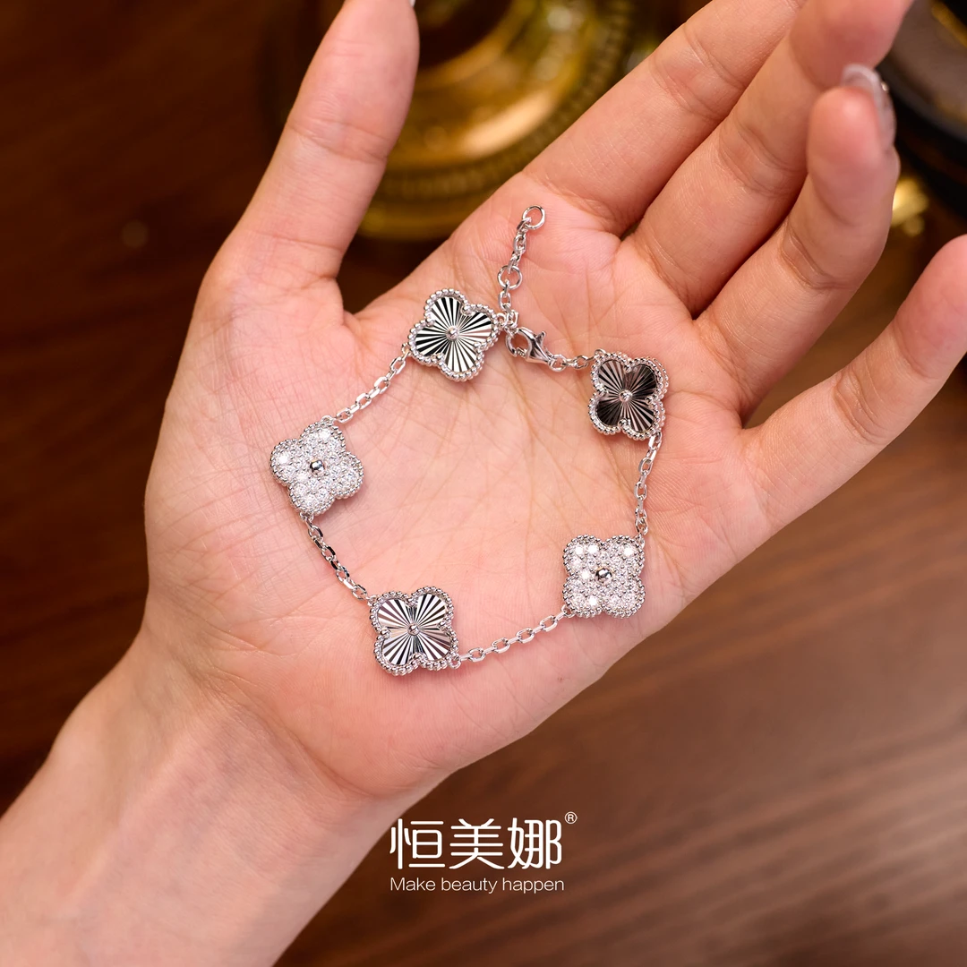 恒美娜 925银莫桑石手链 925银莫桑石手链四叶草镭射经典高级金色