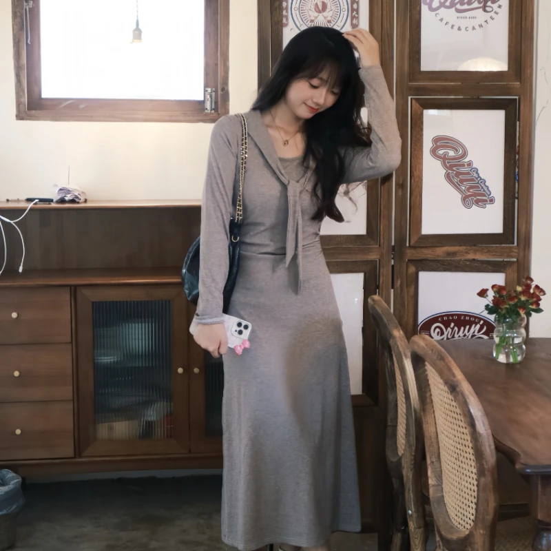 秋季新款针织连衣长裙修身显瘦长袖设计感气质长裙时尚女装连衣裙