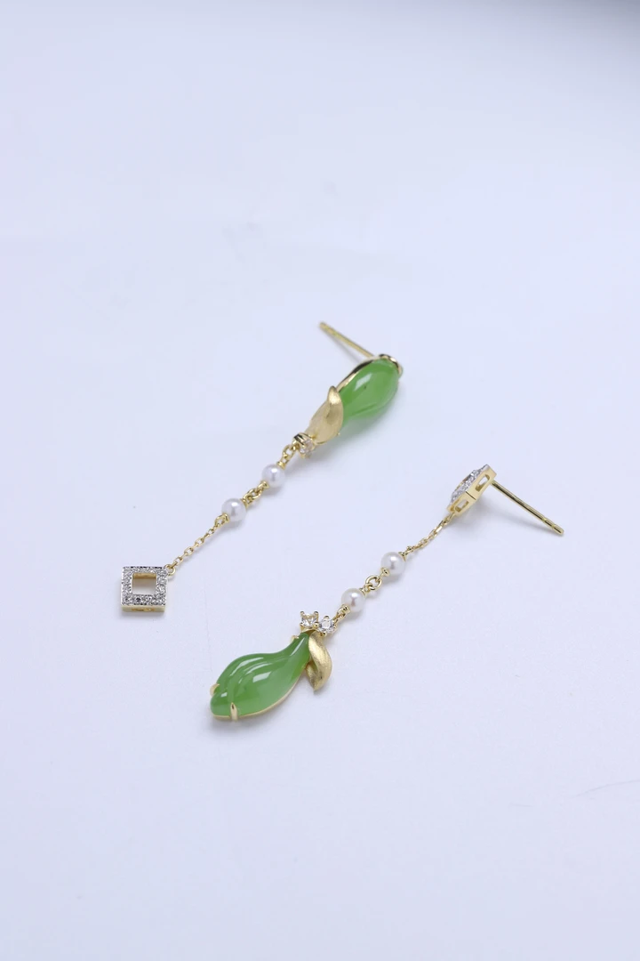 和田苹果绿兰花镶嵌耳坠18k碎钻金镶