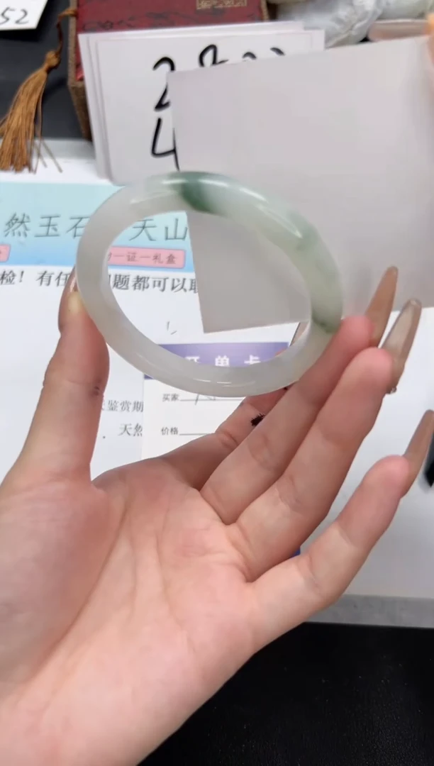 【闪购商品】石英质玉手镯未镶嵌A114-56.4