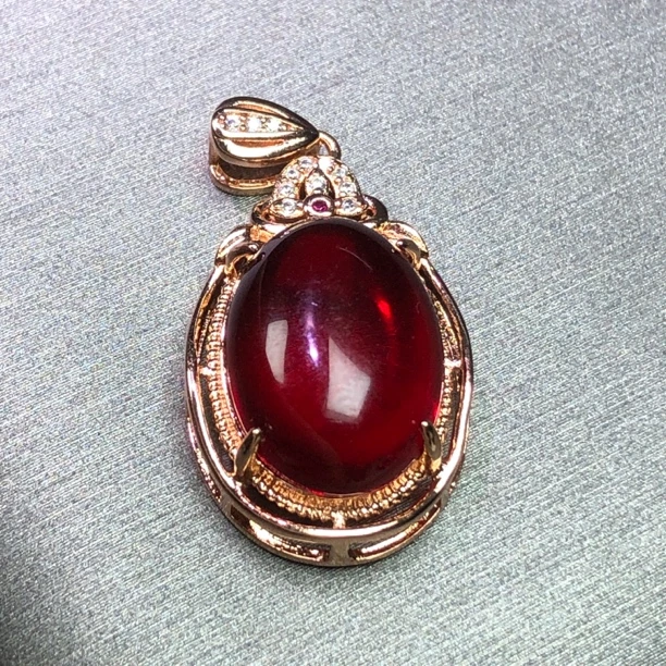 22274宝 红大珀吊坠送链气质时尚复古精美女款培育