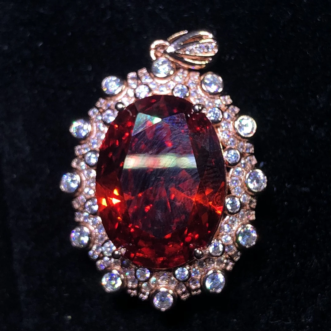 2284 芬红吊坠玫瑰托（送白色链子）开口可调节