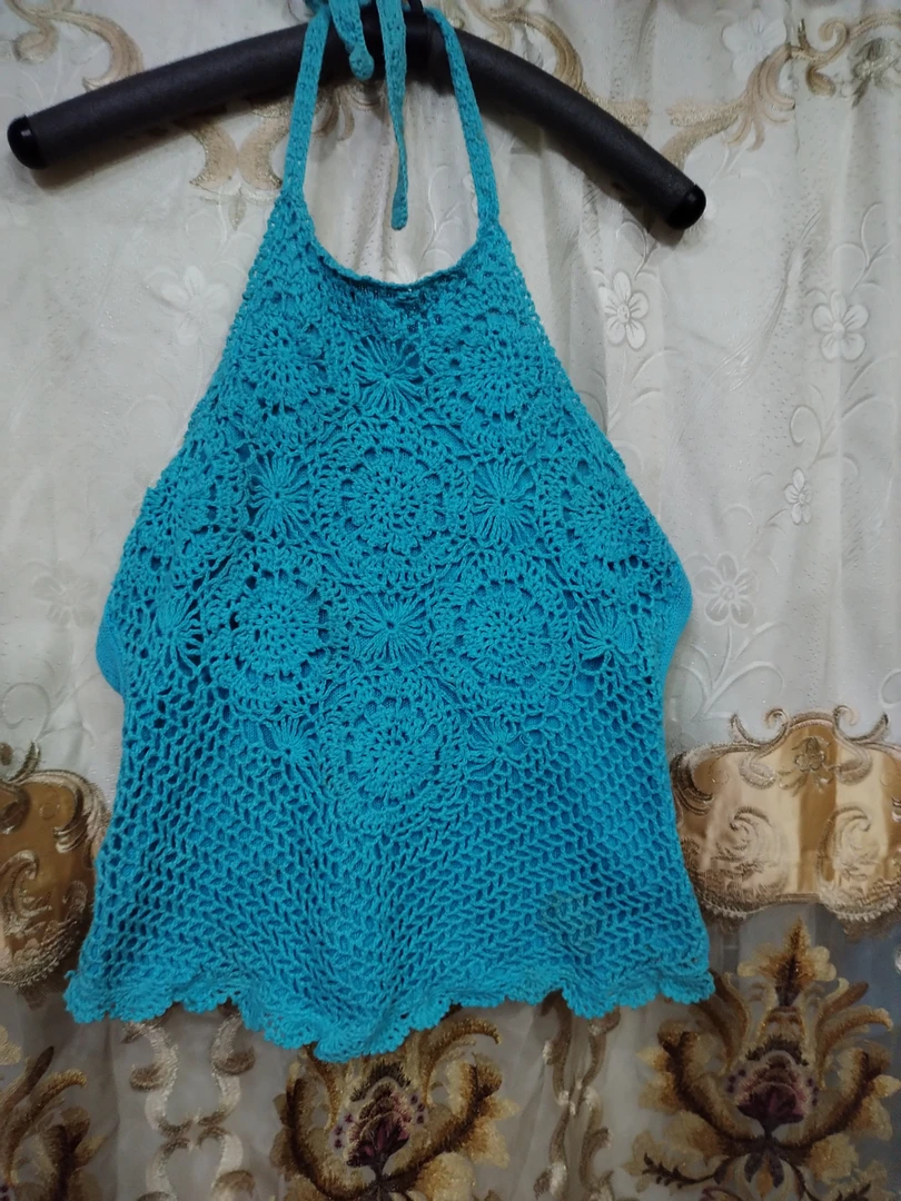 手钩精品吊带背心，当传统工巧遇到港式风格，有意想不到的美感。