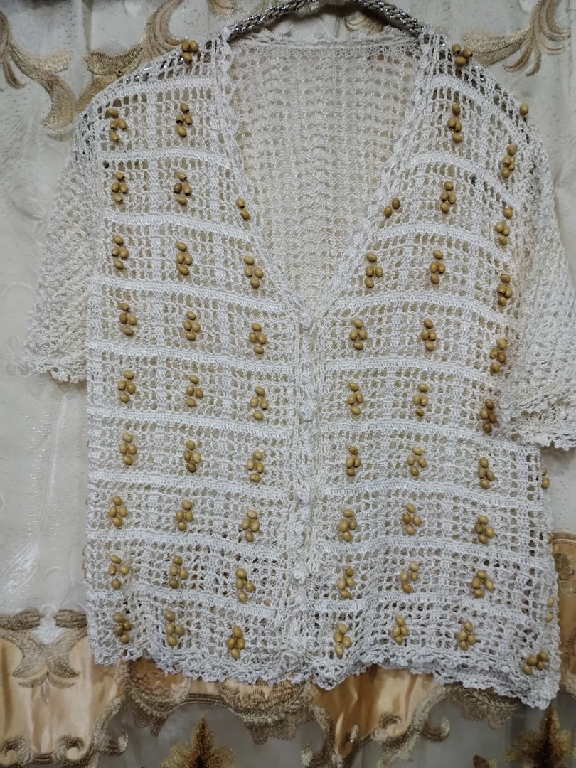 传统手钩带小木珠半袖衫