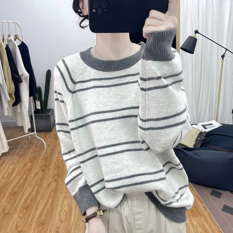 早春新款条纹拼色毛衣女复古宽松上衣新款针织衫圆领软糯打底毛衣