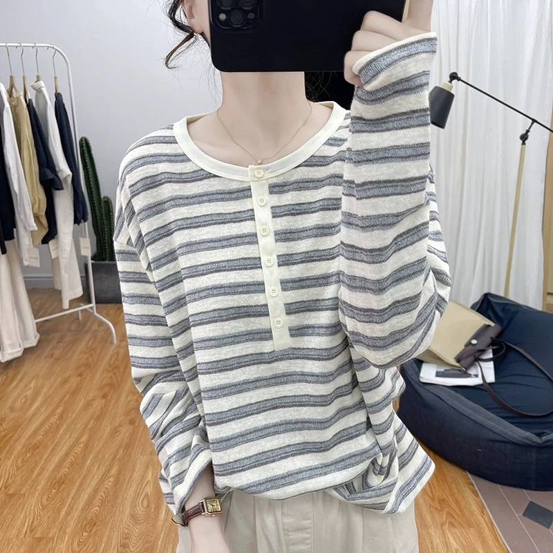 棉质圆领纽扣宽松条纹长袖T恤女打底衫秋季新款减龄时尚百搭上衣