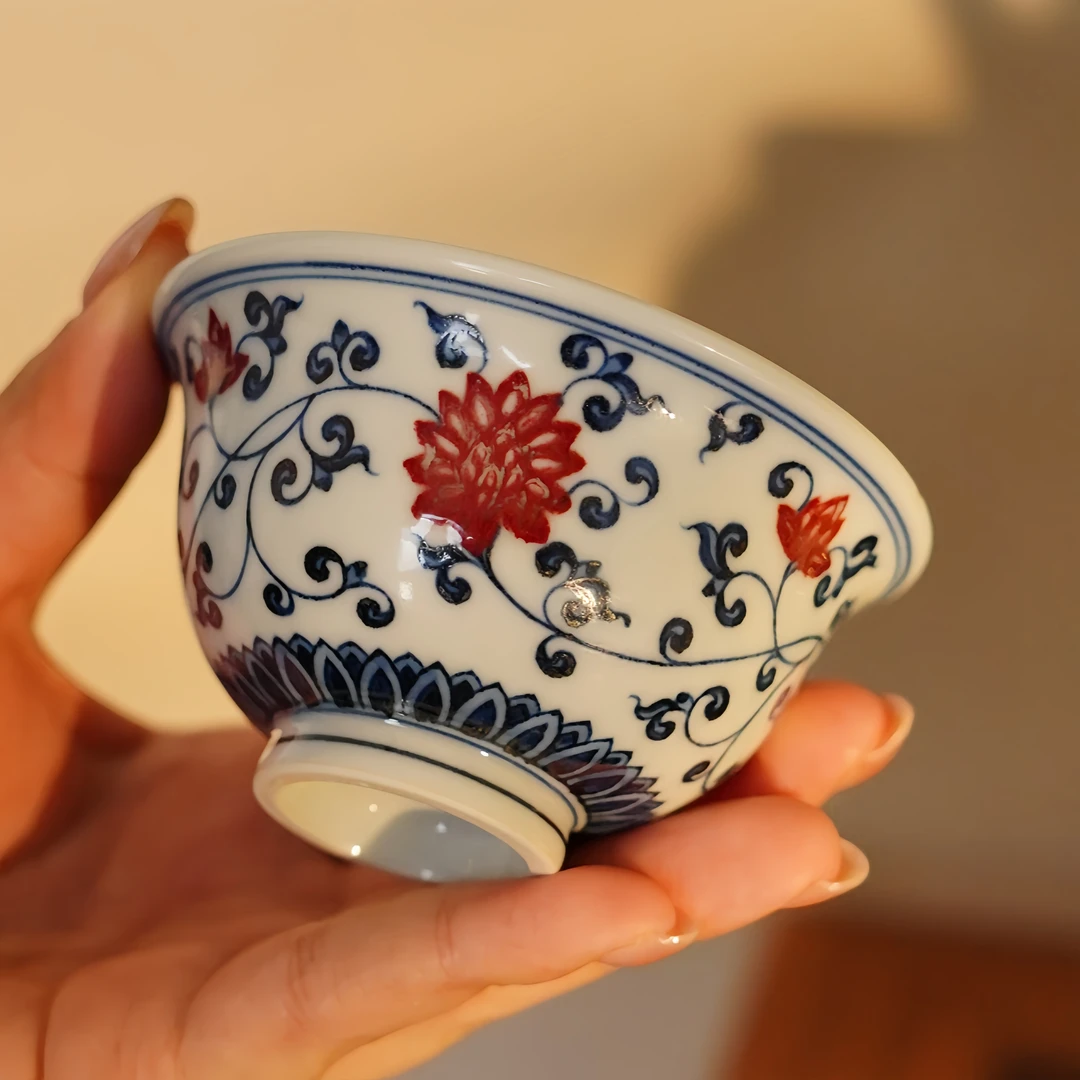 几呈窑丨青花釉里红缠枝莲小压手杯