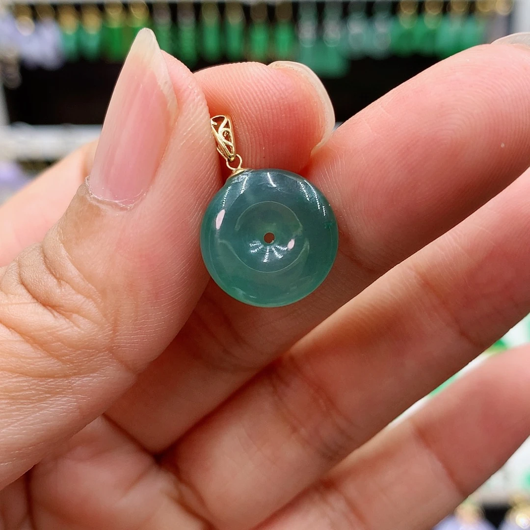 翡翠吊坠(赠链)18K金镶嵌