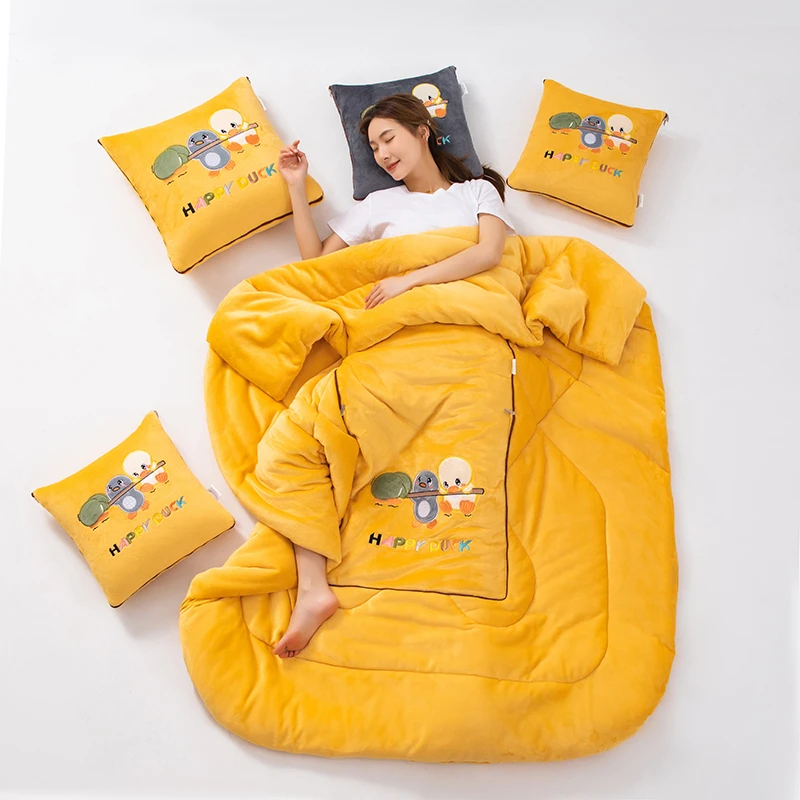 加厚牛奶绒抱枕被多功能两用靠枕车载靠垫抱枕被子加绒加厚折叠