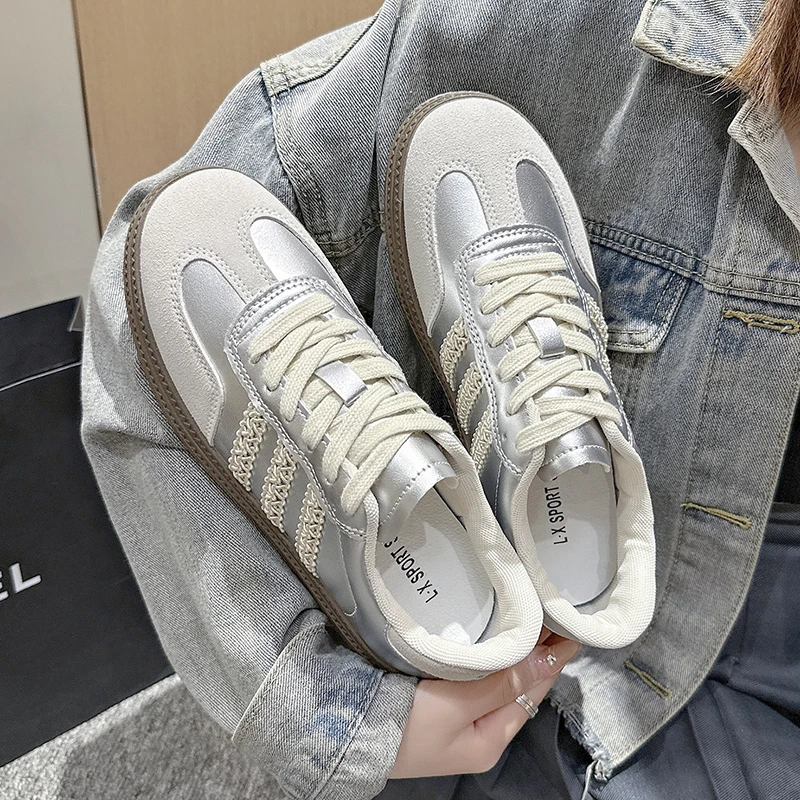 芭蕾德训2025新款时尚德训鞋女款平底透气休闲板鞋