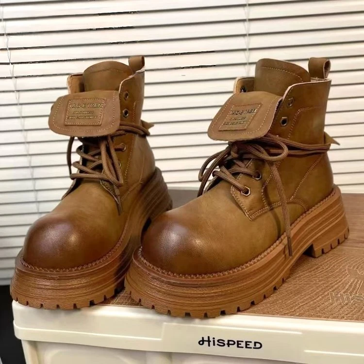 品牌清仓秋新软皮马丁靴女男通用短筒厚底翻领字母擦色靴松糕底PU
