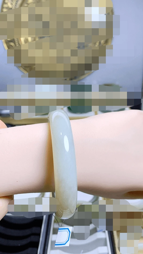 和田玉手镯59口径宽13厚9.2