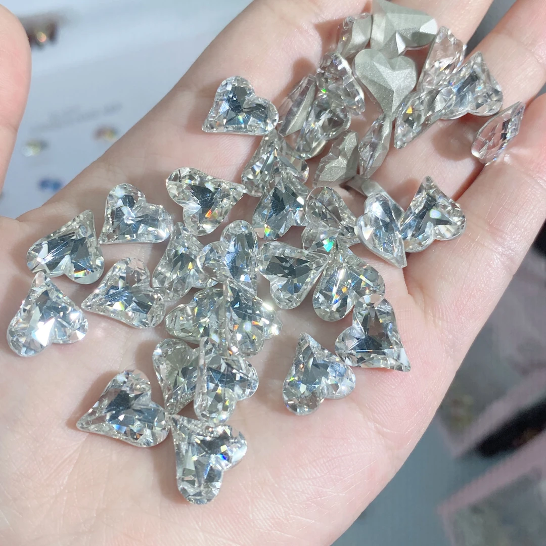 华子1:1切割凹槽大歪心水晶透白色大歪心超闪美甲歪心钻12*13mm