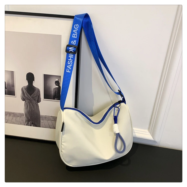 防水牛津布饺子包女大容量斜挎包小众设计百搭休闲运动风单肩包女