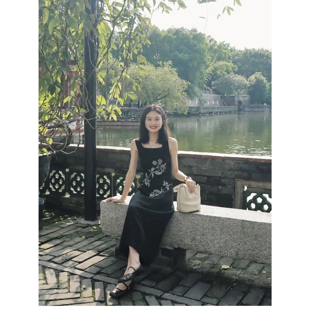 新中式淑女气质复古风无袖连衣裙女夏季新款黑色收腰显瘦长裙