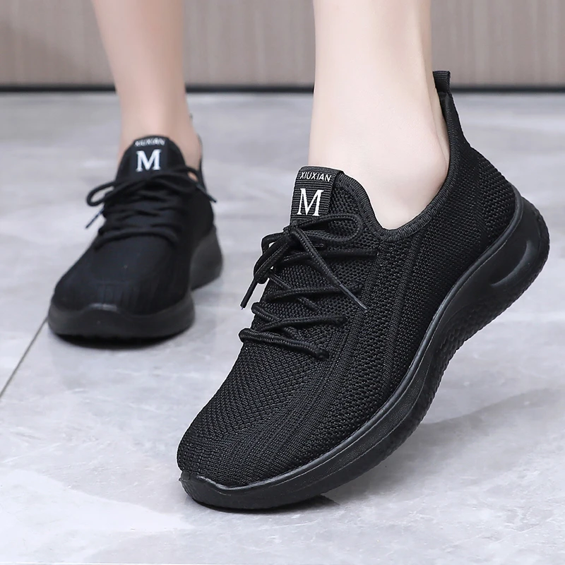新款春秋季老北京布鞋女休闲运动鞋黑色网面轻便上班干活工作女鞋