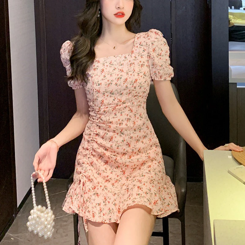 宝藏衣橱2025新包臀短裙碎花甜美方领收腰显瘦仙女连衣裙女7376