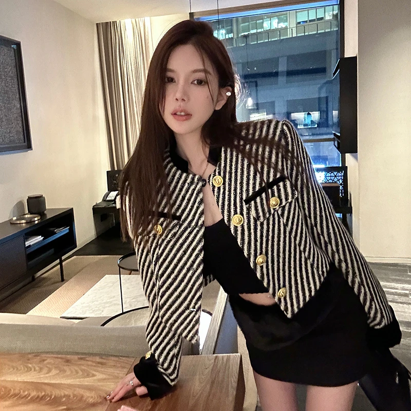 小个子长袖时尚法式名媛黑白气质小香风高级复古短款外套女6011