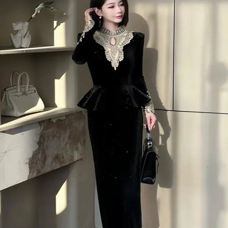 【素夕】秋冬高级感连衣裙2025新款撞色拼接荷叶边显瘦中长裙2612