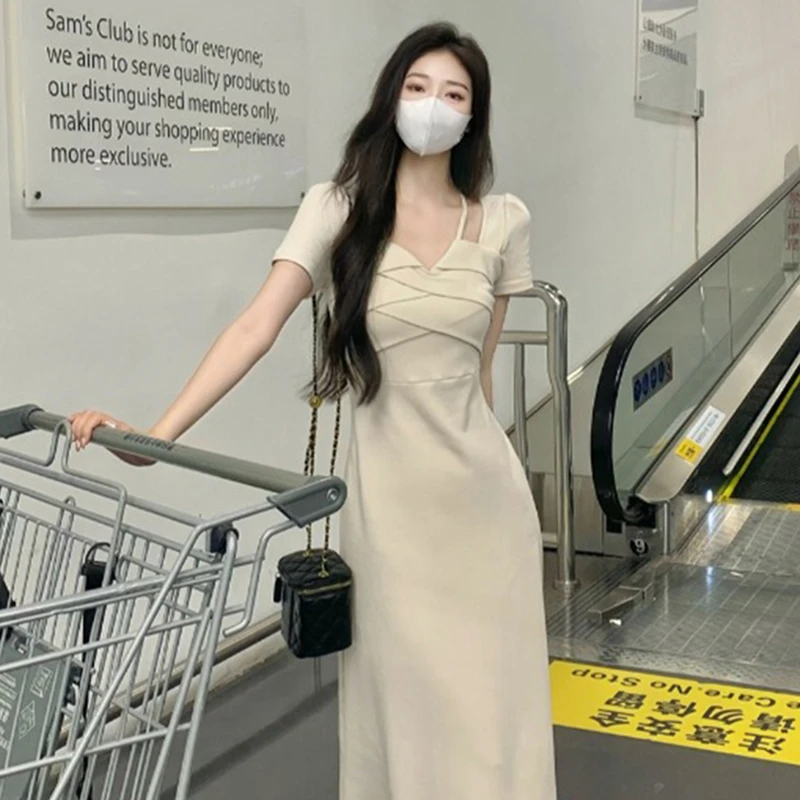 法式挂脖垂坠感连衣裙女装夏季新款收腰白色遮肉修身小众裙子6888