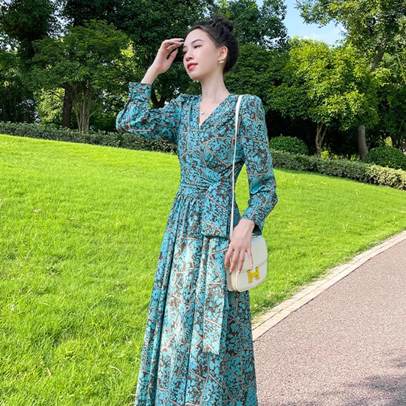 碎花高腰长袖连衣裙时尚女2024年秋新款法式裹身长款收腰长裙7392