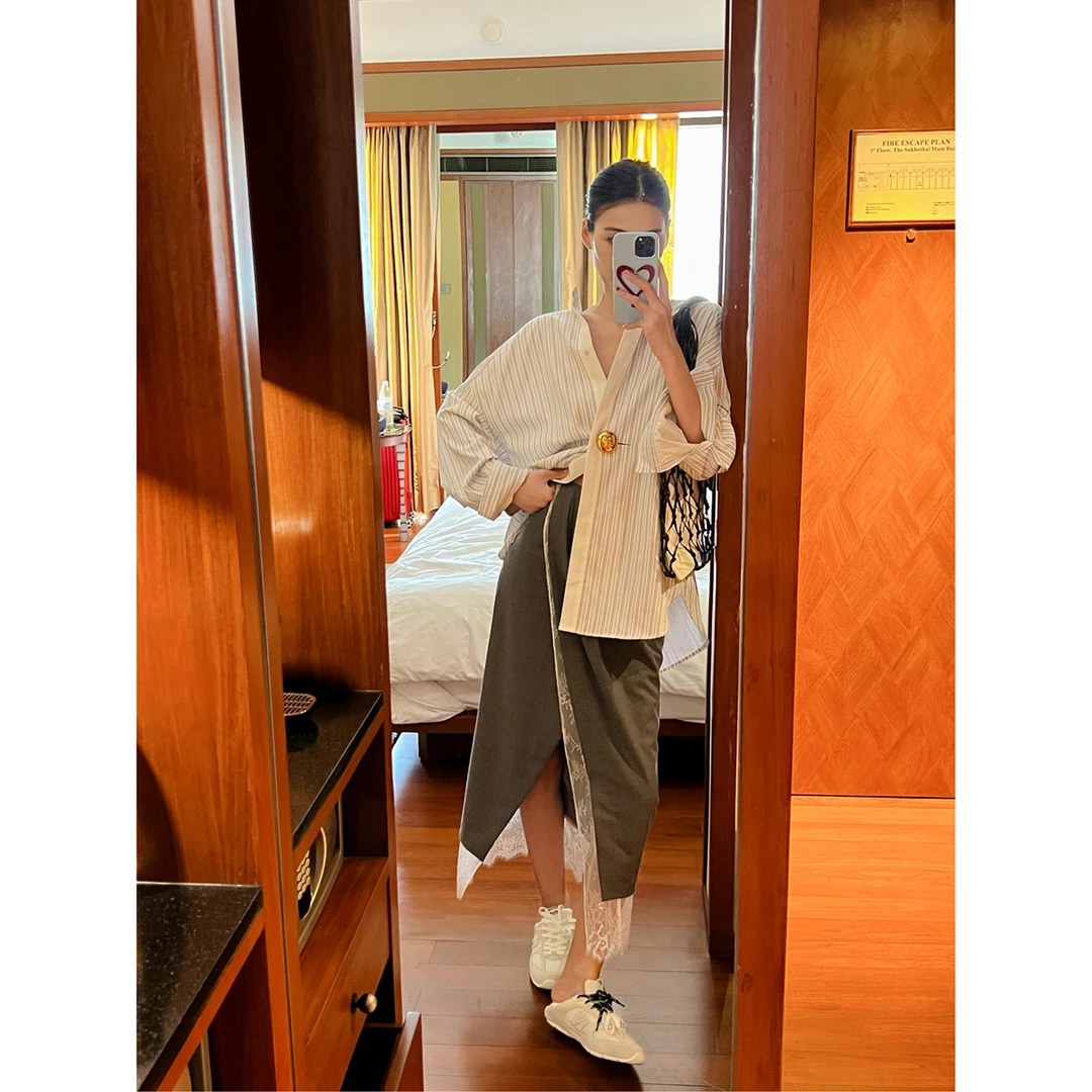 1423【灰色基调】蕾丝拼接高腰开衩显瘦半身裙