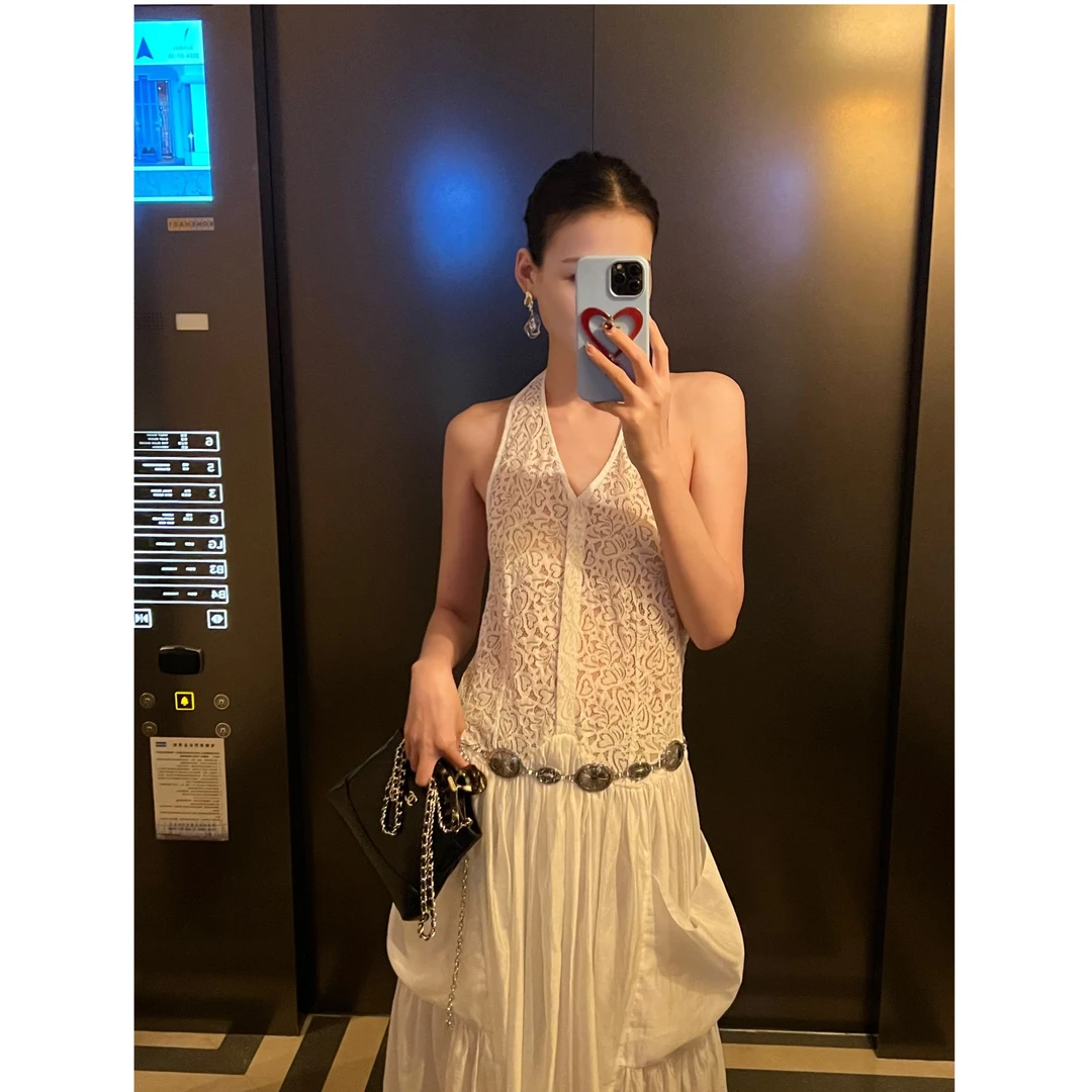 1423【惬意时光】蕾丝拼接露背挂脖连衣裙