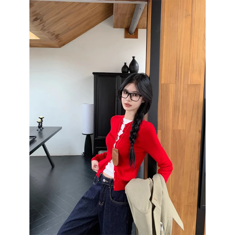 假两件拼接圆领长袖针织衫女秋季修身显瘦打底衫撞色短款百搭上衣