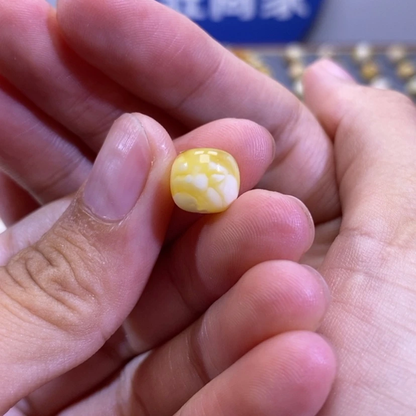 【闪购商品】琥珀珠宝奇石未镶嵌卷***豆