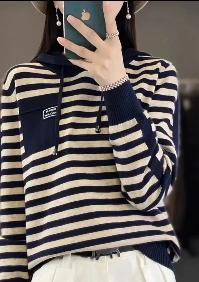 早秋冬新款条纹时尚洋气休闲百搭宽松显瘦针织慵懒风设计感连帽衫