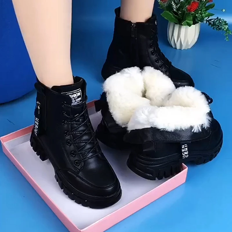马丁靴女2024新款秋冬季加绒加厚雪地靴保暖防水防滑平底棉短靴女
