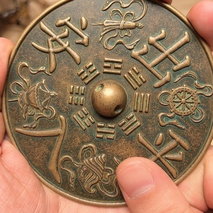 铜器摆件做工精良