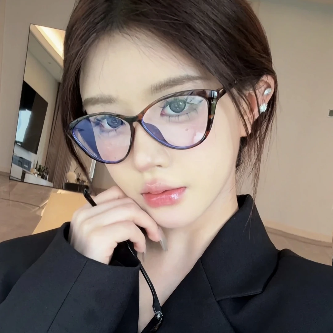 Prefer Zhuang「猫眼眼镜」素颜神器超轻修饰脸型洋气百搭平光