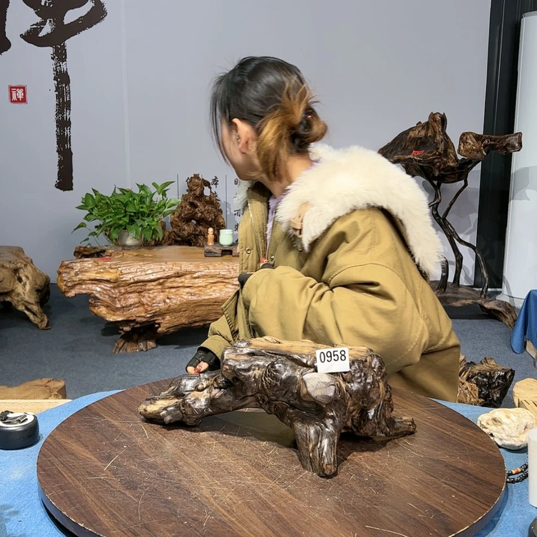 【闪购商品】无根雕一**成