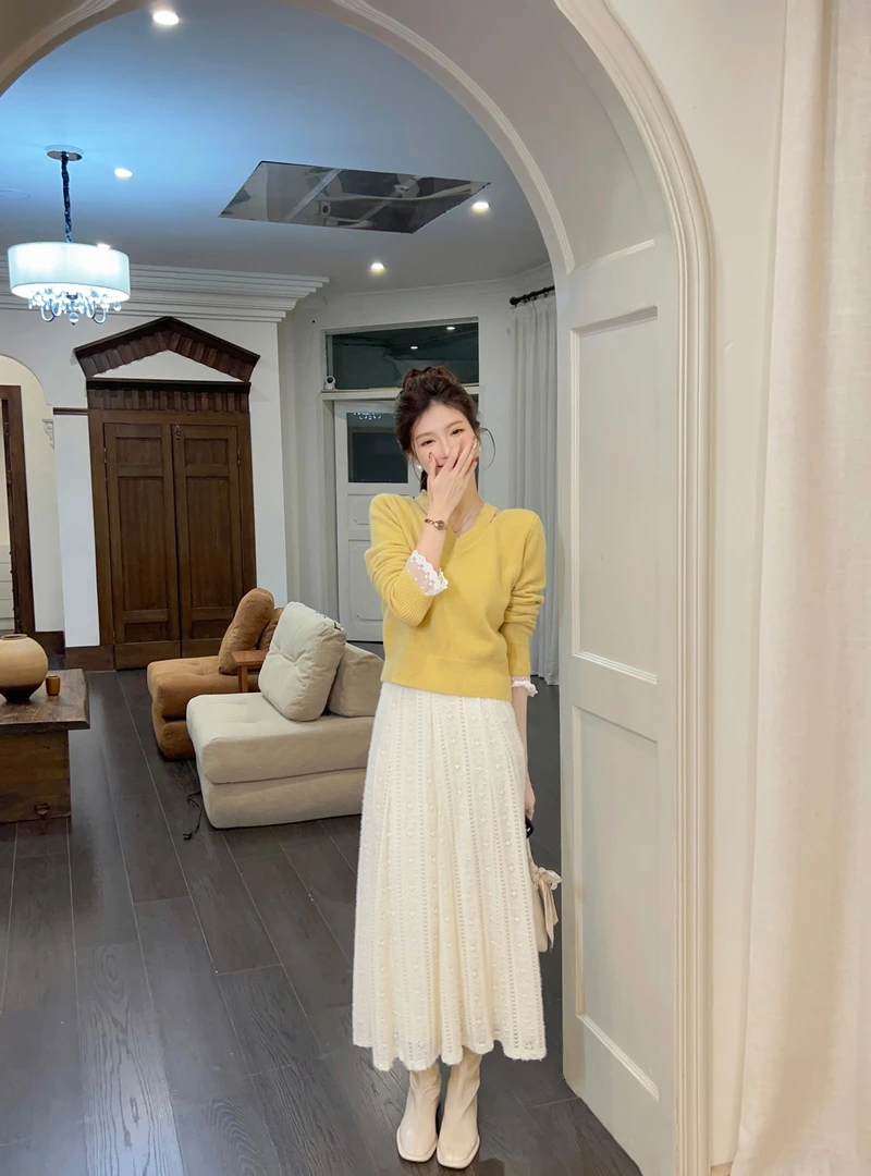 【芝士Cheese】画意漫漫 温柔挂脖式漏锁骨针织衫纯色软糯针织毛衣