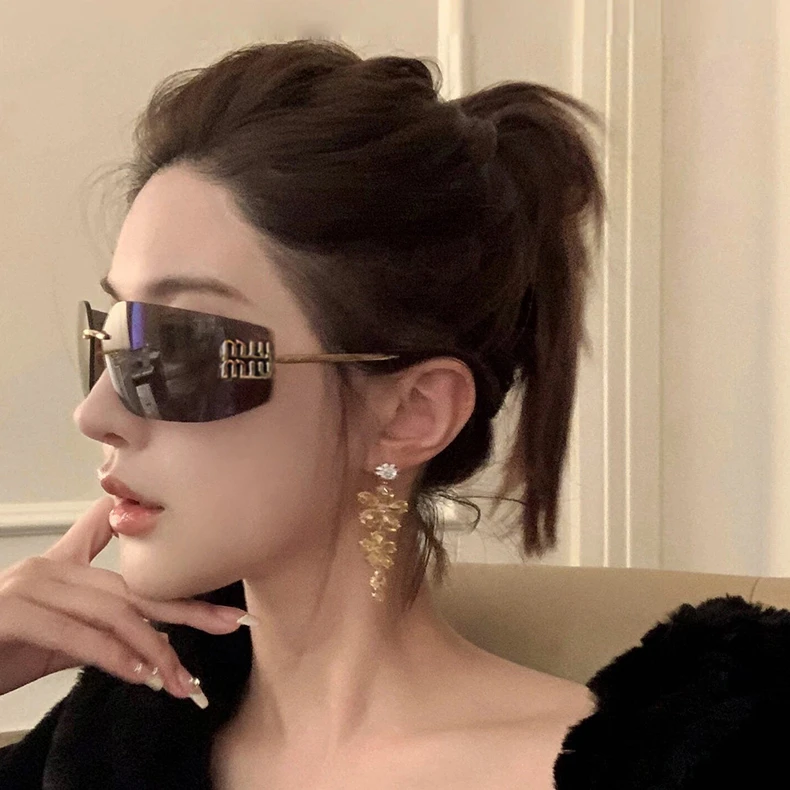 张元英2024新款无框曲面墨镜女款y2k轻奢时尚茶色高级感太阳眼镜
