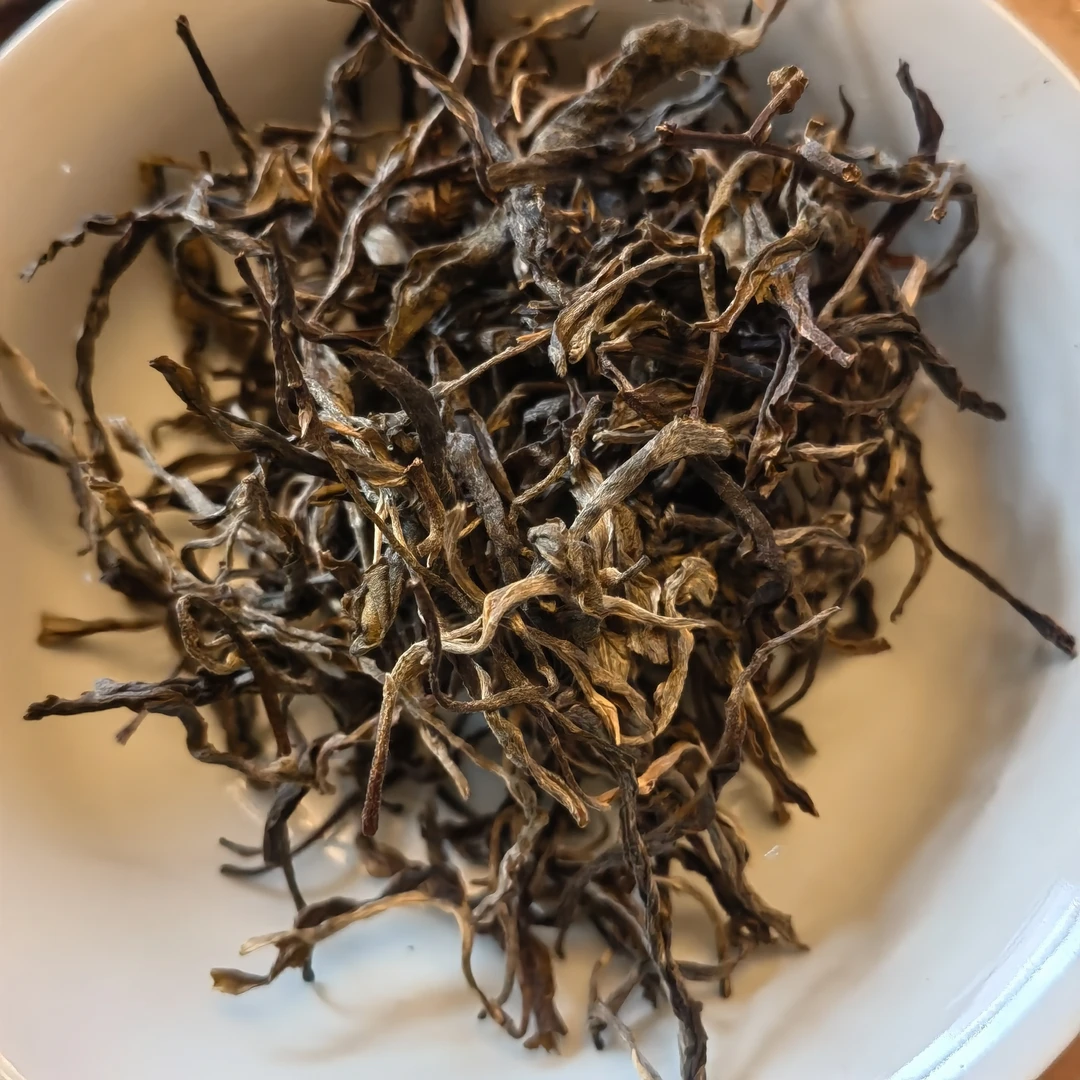 2018年春 香春林古树 大叶种晒青茶  散茶  100G